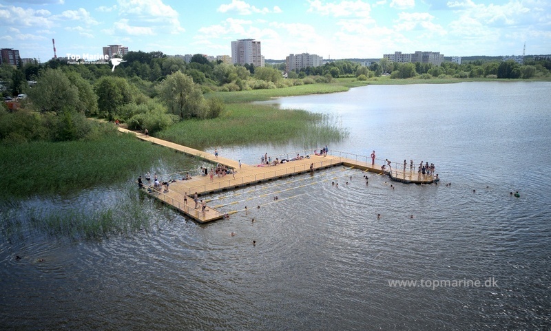 Udendørs swimmingpool i Harku, en moderne og funktionel pool designet af Top Marine.