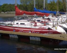 Top Marine Fortøjningsfingre i Pirita Kalevi Yacht Club, Estland – Pålidelig og tilpasset løsning til sikker bådophængning med høj kundetilfredshed.