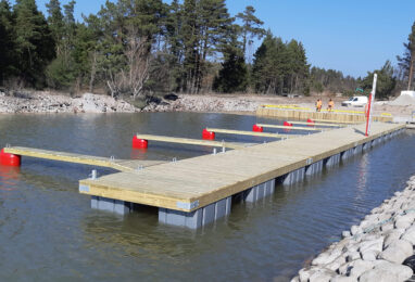 Badbroer model fra Top Marine, ideel til robuste vandaktiviteter.