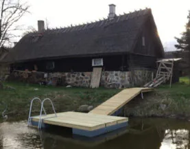 ECO badebro modul med badestige fra Top Marine i Estland.