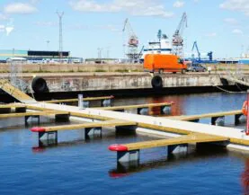 Kraftige platforme og fortøjningsfingre – Extra Marina fra Top Marine