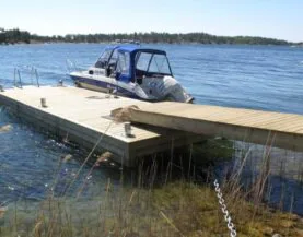 Træpontoner med betonflåd i Finland fra Top Marine
