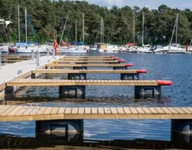 Ponton med fortøjningsfinger ved Kaunas fra Top Marine