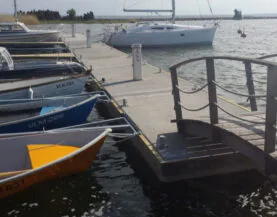 Heavy Duty ponton og buet bro ved Orjaku fra Top Marine