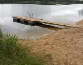 ECO badebro fra Top Marine ved Paide dæmmet sø i Estland.