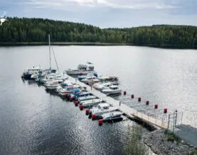 Ponton med badbomme ved Pajulahti fra Top Marine