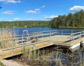 Træpontoner med betonflåd-platform fra Top Marine